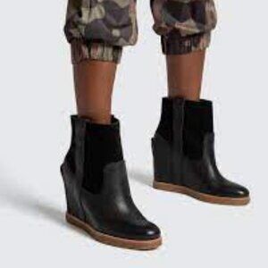 Dolce Vita Pavlos Wedge Heel Booties  Black 6.5